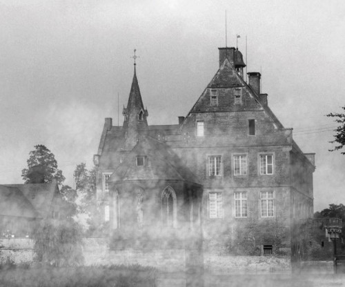 burg-wallace-900x