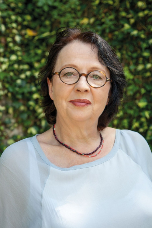 lange_mueller_katja03_c-ute-doering-800x1200-q92